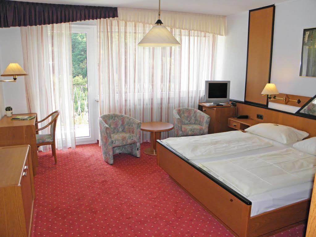 Hotel Schlangenbader Hof 3*