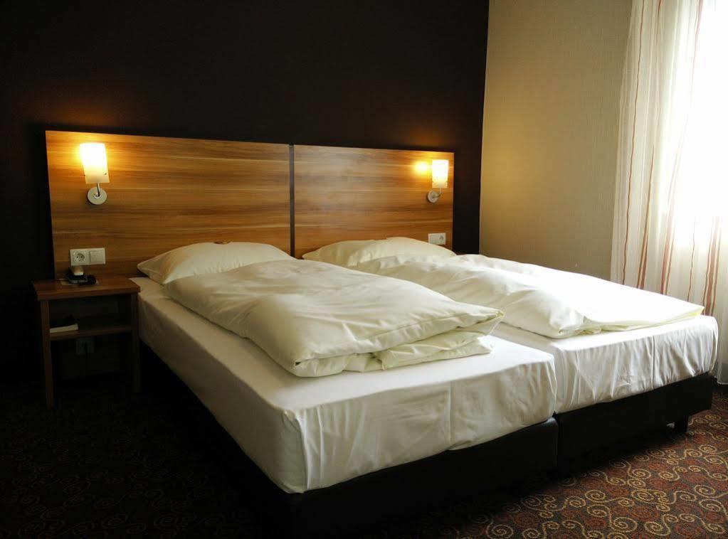 Hotel Schlangenbader Hof 3*